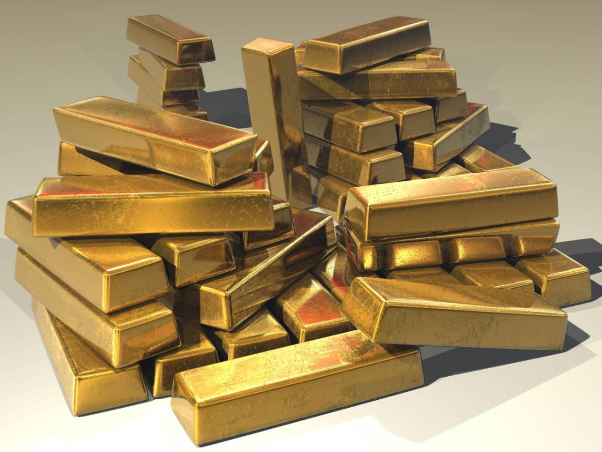 The Pros and Cons of Investing in Gold and Precious Metals