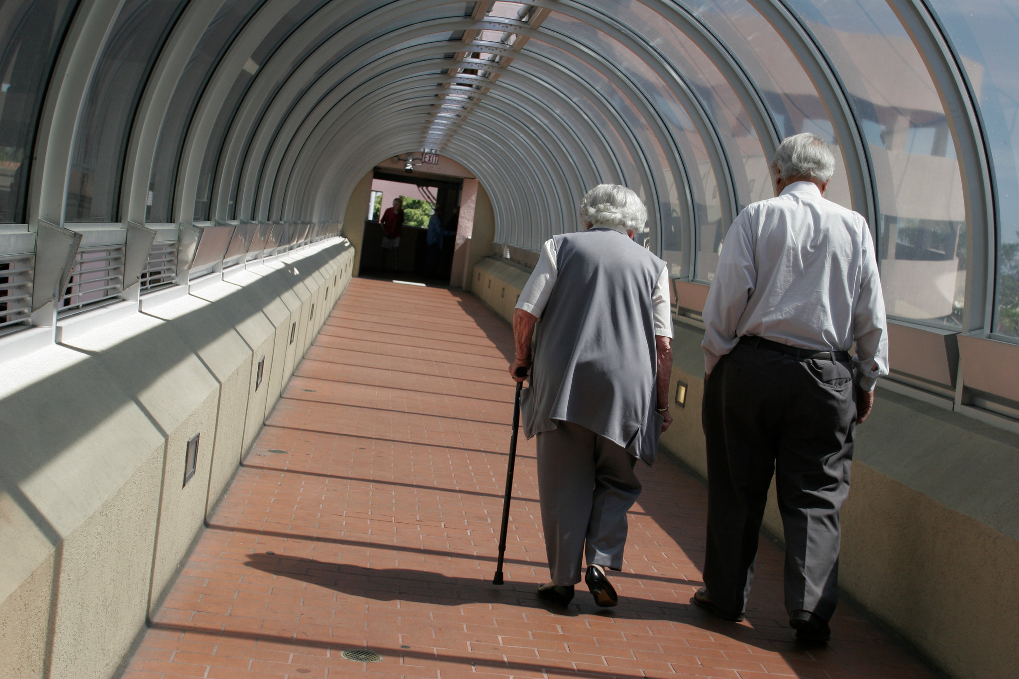 Do Billionaires Really Live Healthier Than the Average American?